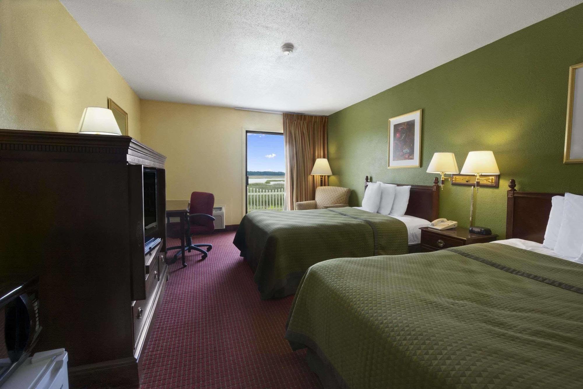 Howard Johnson By Wyndham Beaufort/Parris Island Kültér fotó